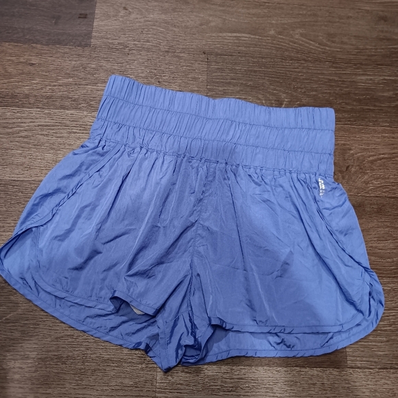 Free People Movement Stylish Blue Athletic Shorts for Women Size L - Picture 2 of 4